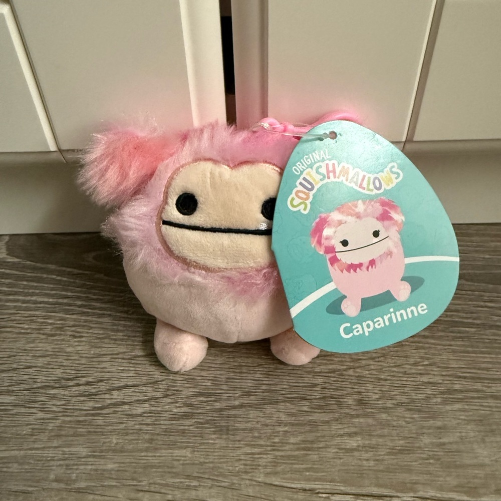 Caparinne Squishmallow Clip